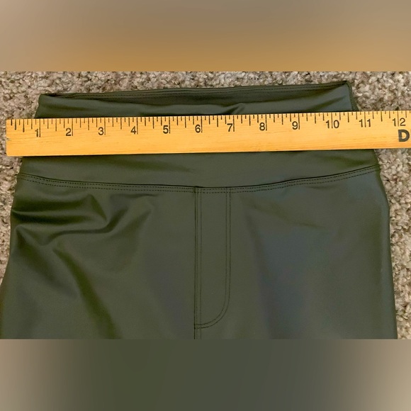 OFFLINE By Aerie Olive Green Faux Leather Leggings Size XS EUC . - Picture 5 of 6